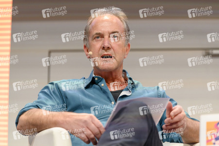 Ian McEwan, Bernhard Robben und Ulrich Noethen auf der lit.Cologne 2023 in Köln