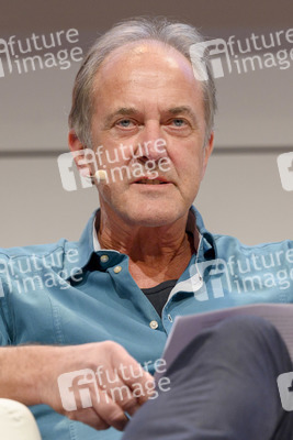 Ian McEwan, Bernhard Robben und Ulrich Noethen auf der lit.Cologne 2023 in Köln