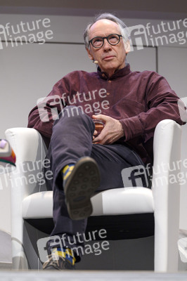 Ian McEwan, Bernhard Robben und Ulrich Noethen auf der lit.Cologne 2023 in Köln