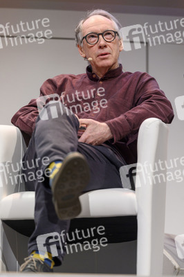Ian McEwan, Bernhard Robben und Ulrich Noethen auf der lit.Cologne 2023 in Köln