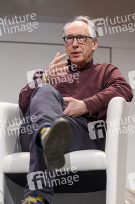 Ian McEwan, Bernhard Robben und Ulrich Noethen auf der lit.Cologne 2023 in Köln