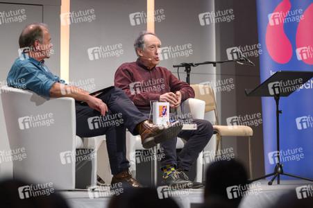 Ian McEwan, Bernhard Robben und Ulrich Noethen auf der lit.Cologne 2023 in Köln