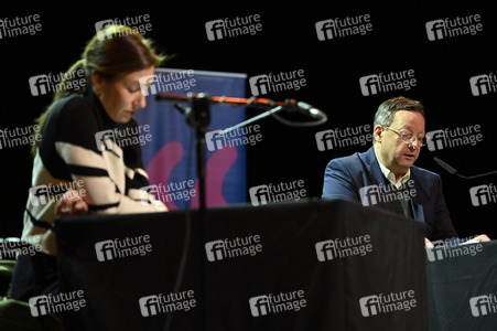 Matthias Brandt und Johanna Wokalek auf der lit.Cologne 2023 in Köln