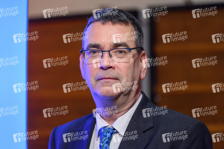 Mick Herron und Dietmar Bär auf der lit.Cologne 2023 in Köln