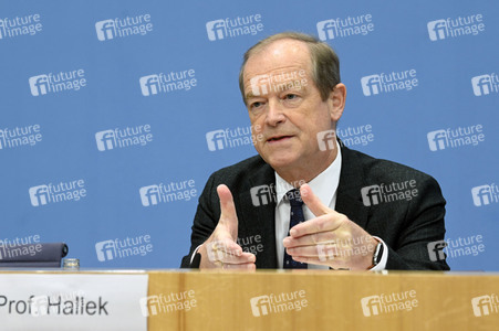 Bundespressekonferenz Digitalisierungsstrategie für Gesundheit und Pflege in Berlin