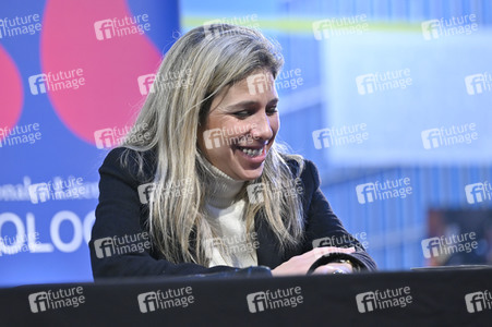 Karina Sainz Borgo und Eva Mattes auf der lit.Cologne 2023 in Köln