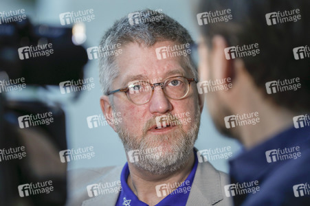 Pressekonferenz in Deutschen Zentrum für Luft-und Raumfahrt in Köln