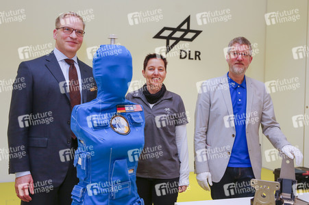 Pressekonferenz in Deutschen Zentrum für Luft-und Raumfahrt in Köln