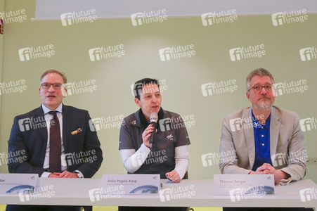 Pressekonferenz in Deutschen Zentrum für Luft-und Raumfahrt in Köln