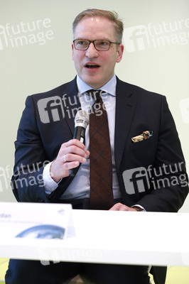 Pressekonferenz in Deutschen Zentrum für Luft-und Raumfahrt in Köln