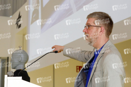 Pressekonferenz in Deutschen Zentrum für Luft-und Raumfahrt in Köln
