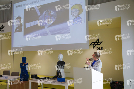 Pressekonferenz in Deutschen Zentrum für Luft-und Raumfahrt in Köln