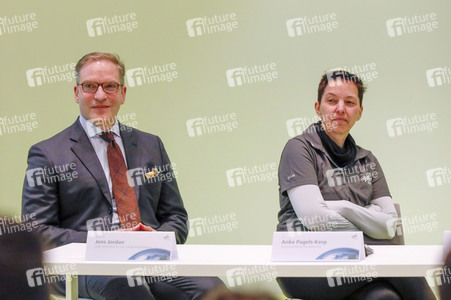 Pressekonferenz in Deutschen Zentrum für Luft-und Raumfahrt in Köln