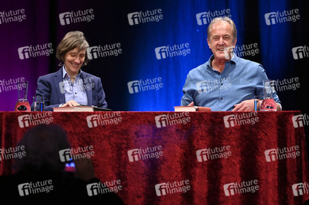A.L. Kennedy und Anna Thalbach auf der lit.Cologne 2023 in Köln