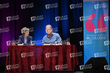 A.L. Kennedy und Anna Thalbach auf der lit.Cologne 2023 in Köln