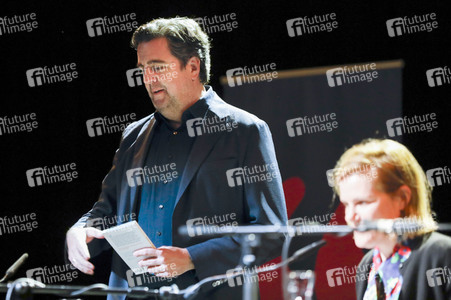 Bjarne Mädel, Fritzi Haberlandt und Bastian Pastewka auf der lit.Cologne 2023 in Köln
