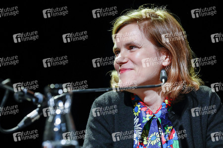 Bjarne Mädel, Fritzi Haberlandt und Bastian Pastewka auf der lit.Cologne 2023 in Köln