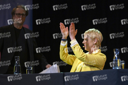 Cordula Stratmann und Bjarne Mädel auf der lit.Cologne 2023 in Köln