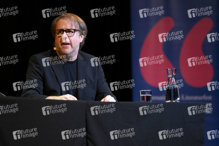Cordula Stratmann und Bjarne Mädel auf der lit.Cologne 2023 in Köln