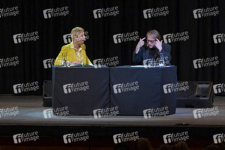 Cordula Stratmann und Bjarne Mädel auf der lit.Cologne 2023 in Köln