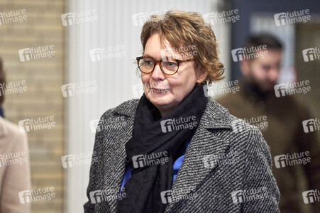 Daniela Behrens besucht Bereufsschule in Hannover