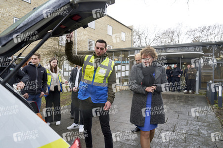 Daniela Behrens besucht Bereufsschule in Hannover