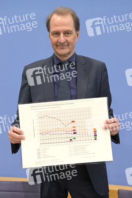 Bundespressekonferenz Prognose zur Treibhausgasbilanz 2022 in Berlin