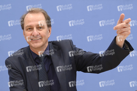 Bundespressekonferenz Prognose zur Treibhausgasbilanz 2022 in Berlin
