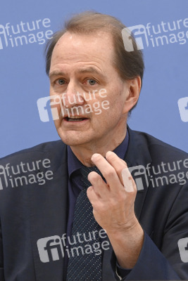 Bundespressekonferenz Prognose zur Treibhausgasbilanz 2022 in Berlin