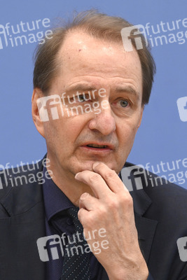 Bundespressekonferenz Prognose zur Treibhausgasbilanz 2022 in Berlin