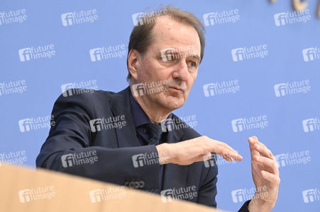 Bundespressekonferenz Prognose zur Treibhausgasbilanz 2022 in Berlin