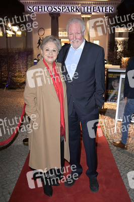 Theaterpremiere 'Biedermann und die Brandstifter' in Berlin