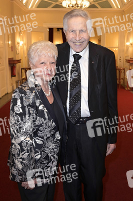 Theaterpremiere 'Biedermann und die Brandstifter' in Berlin