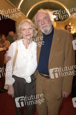 Theaterpremiere 'Biedermann und die Brandstifter' in Berlin