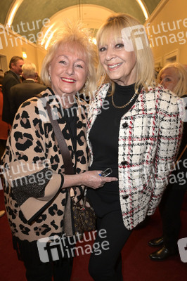 Theaterpremiere 'Biedermann und die Brandstifter' in Berlin