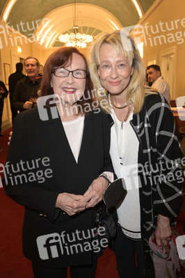 Theaterpremiere 'Biedermann und die Brandstifter' in Berlin
