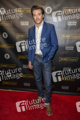WordTheate-Präsentation 'An All-Star Celebrity and Literary Salute to Our Vets' in Los Angeles