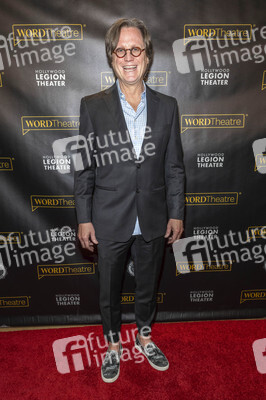WordTheate-Präsentation 'An All-Star Celebrity and Literary Salute to Our Vets' in Los Angeles