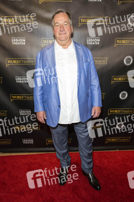 WordTheate-Präsentation 'An All-Star Celebrity and Literary Salute to Our Vets' in Los Angeles
