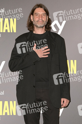 Season 2 Premiere 'Christian' in Rom