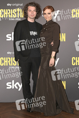 Season 2 Premiere 'Christian' in Rom