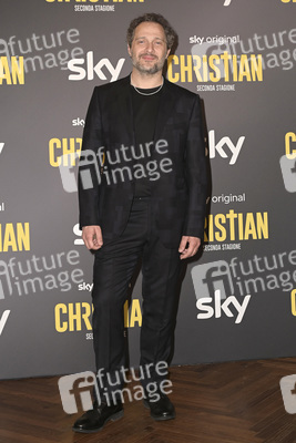Season 2 Premiere 'Christian' in Rom