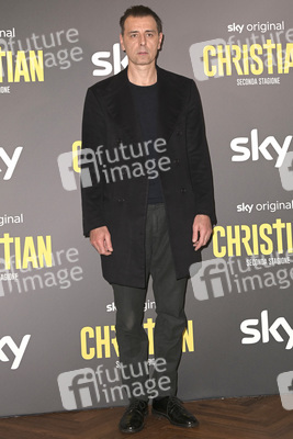 Season 2 Premiere 'Christian' in Rom
