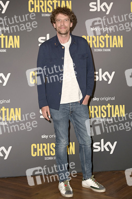 Season 2 Premiere 'Christian' in Rom