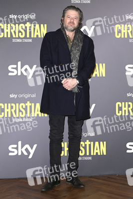 Season 2 Premiere 'Christian' in Rom