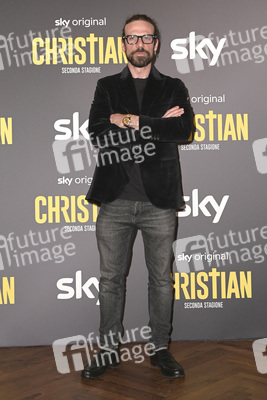 Season 2 Premiere 'Christian' in Rom
