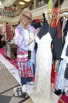 Charity-Flohmarkt zugunsten der Tribute to Bambi Stiftung in Hamburg