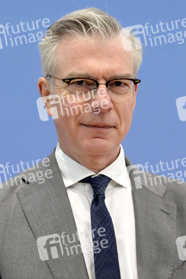 Bundespressekonferenz Vorstellung der aktualisierten Konjunkturprognose 2023/24 in Berlin