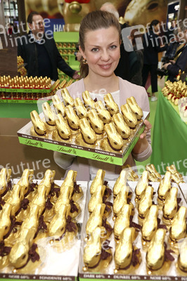 Charity Osterhasen Verkauf zugunsten des Kinder Club Hamburg in Hamburg