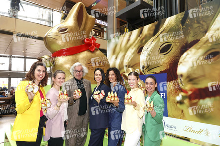 Charity Osterhasen Verkauf zugunsten des Kinder Club Hamburg in Hamburg